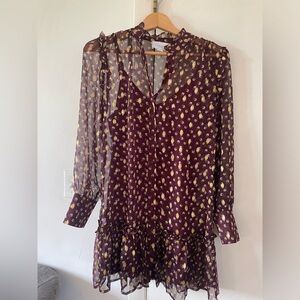 The Mini Dress with Ruffled Hem Oxblood/Gold
Metallic / XS